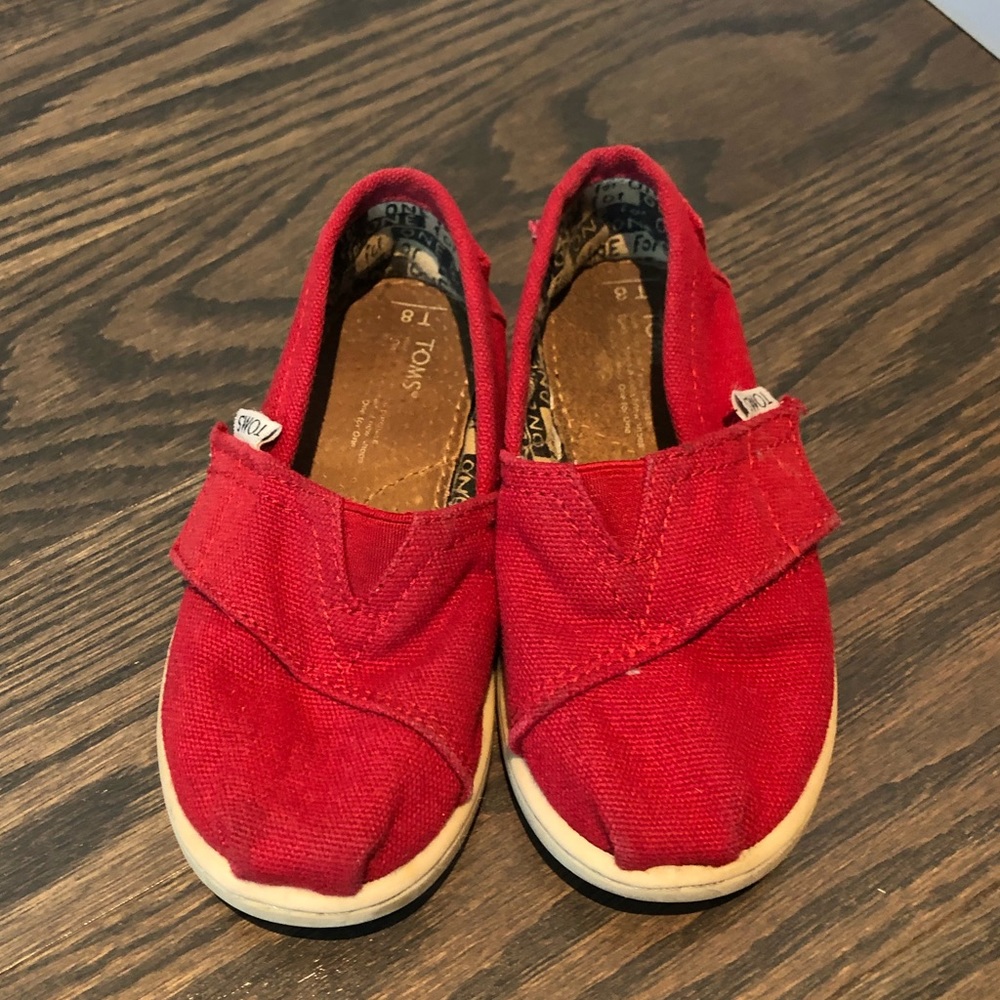 Red Baby TOMS